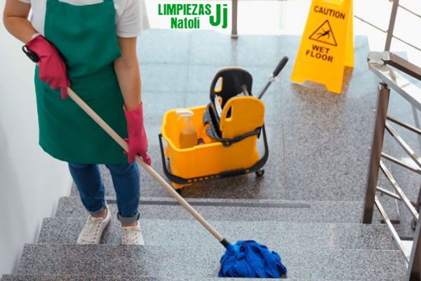 Limpieza de Escaleras y Zonas Comunes - Limpiezas JJ Natoli