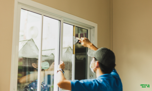 Limpieza de cristales en Granada - Limpiezas JJ Natoli